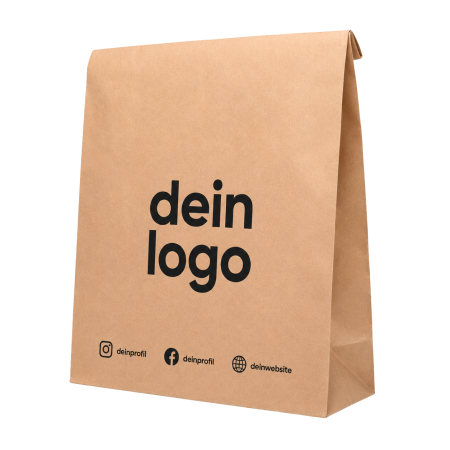 Braune Kraftpapier-Tragetasche in Frontalansicht von schrag rechts mit individuellem Logo